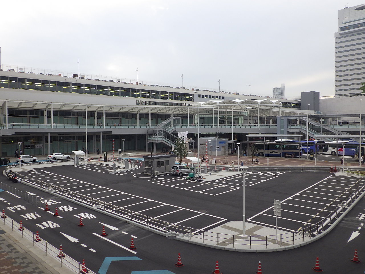 広島駅リニューアル 建設資材の販売から施工管理まで一貫体制の株式会社アマノ